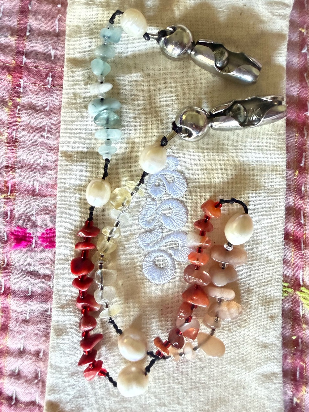 Ossa Stone + Pearl Wristlet - Picture 3 of 6